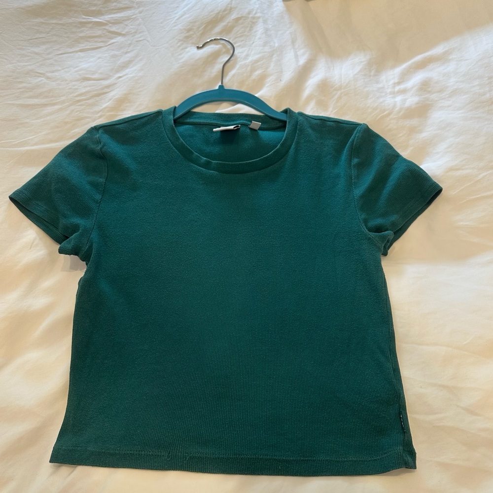 Aritzia TNA Everyday T-Shirt in Herbage Green - Size M